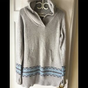 Akini hooded sweater